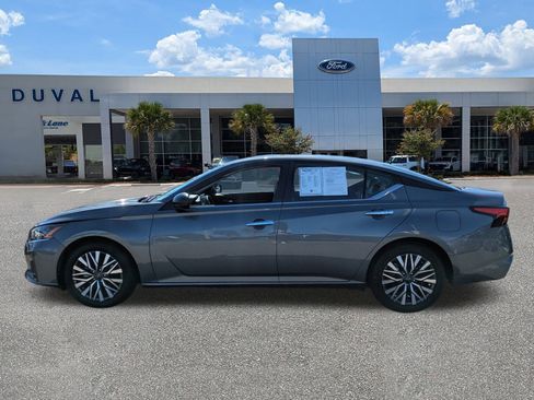 Used 2024 Nissan Altima 2.5 SV image 6