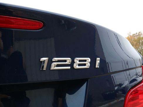Used 2011 BMW 128i I image 17