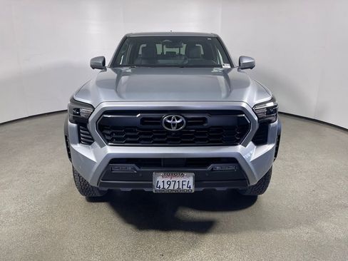 Certified 2025 Toyota Tacoma TRD Off-Road image 8