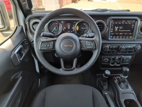 Used 2023 Jeep Wrangler Unlimited w/ Cold Weather Group AWD/4WD image 16