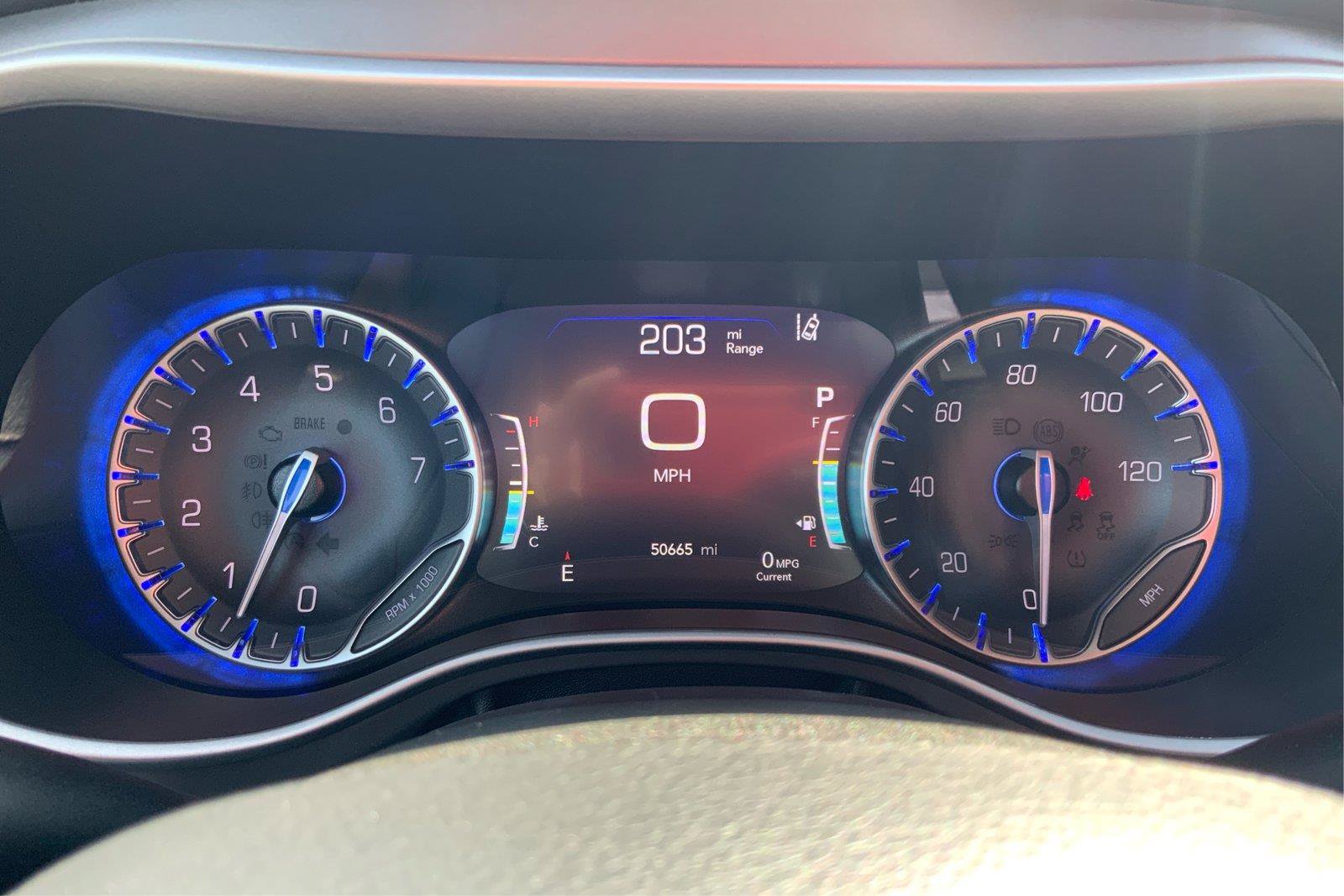 Used 2025 Chrysler Pacifica Select FWD image 15