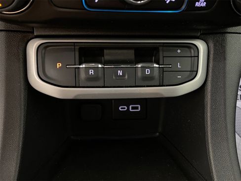 Used 2023 GMC Acadia SLE w/ Driver Convenience Package image 19