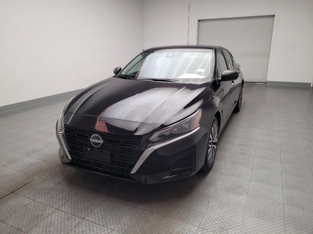 Used 2025 Nissan Altima 2.5 SV FWD image 15