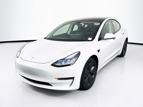 Used 2022 Tesla Model 3 Long Range AWD/4WD image 3
