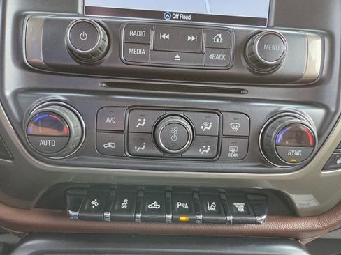 Used 2019 Chevrolet Silverado 2500 High Country w/ Duramax Plus Package image 27