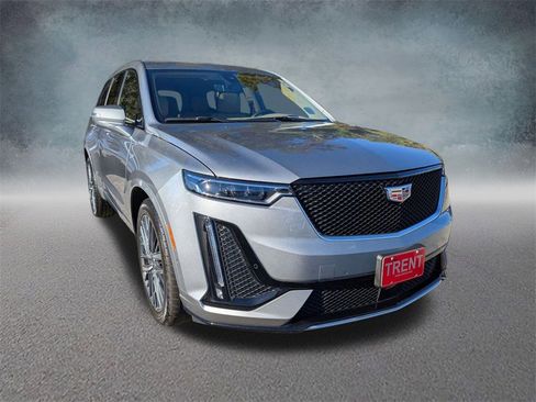 Certified 2024 Cadillac XT6 Sport w/ Platinum Package image 9