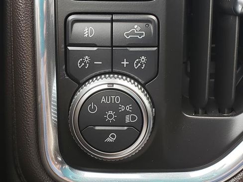 Used 2021 GMC Sierra 1500 SLT w/ SLT Premium Plus Package AWD/4WD image 31