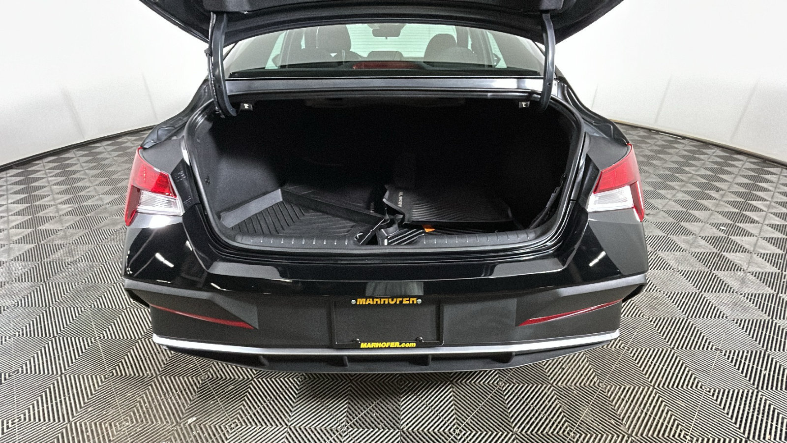 Used 2025 Hyundai Elantra Sport FWD image 33