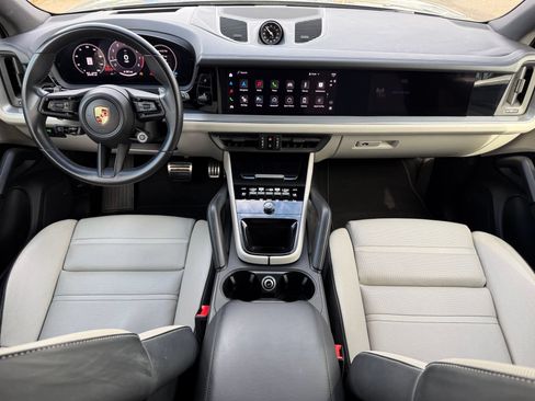 Certified 2024 Porsche Cayenne S AWD/4WD image 14