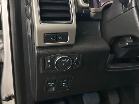 Used 2018 Ford F150 Lariat image 15