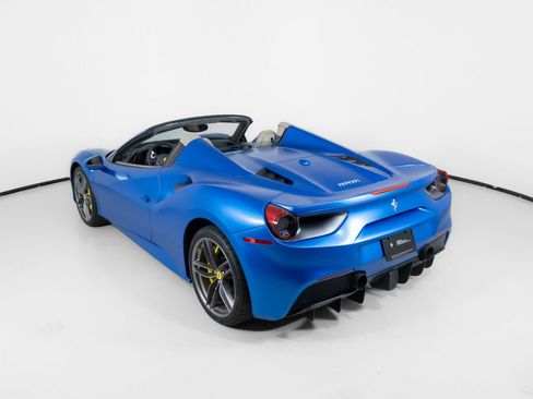 Used 2018 Ferrari 488 Spider image 5