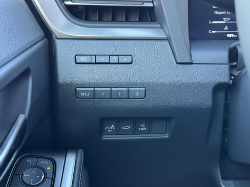 Used 2025 Lexus GX 550 image 30