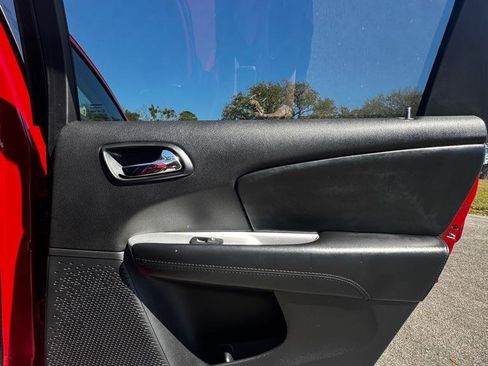 Used 2020 Dodge Journey SE w/ SE Popular Equipment Group image 15