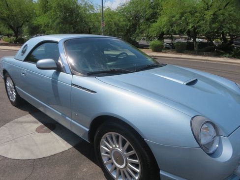 Used 2004 Ford Thunderbird RWD image 9