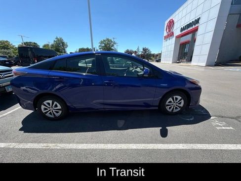 Used 2017 Toyota Prius Two w/ Prius Two Safety Plus Package FWD image 4
