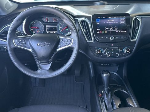 Used 2019 Chevrolet Malibu LT image 14