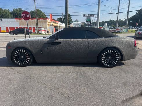 Used 2017 Rolls-Royce Dawn RWD image 3