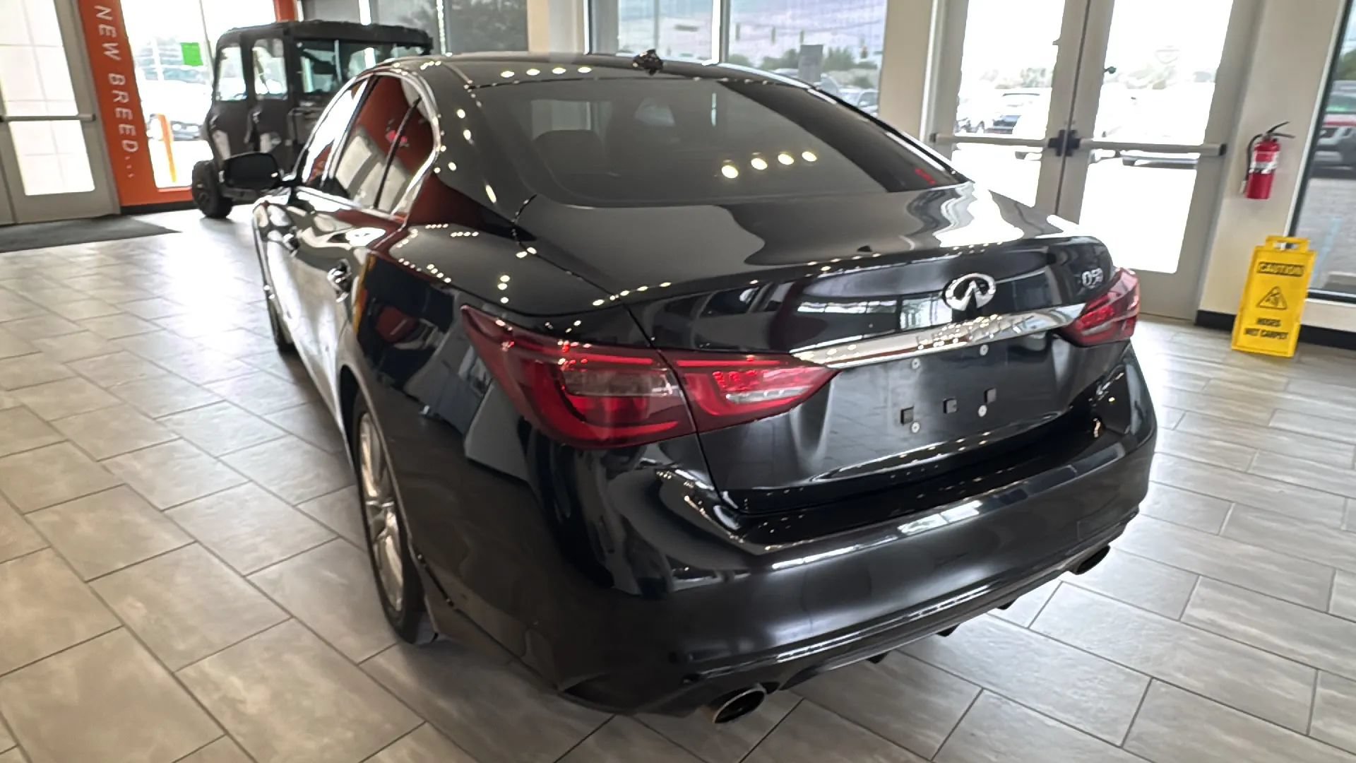 Used 2019 INFINITI Q50 Luxe w/ Cargo Package (L96) RWD image 12