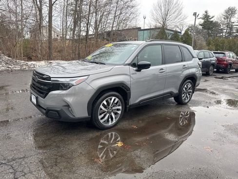 Used 2025 Subaru Forester Touring AWD/4WD image 7