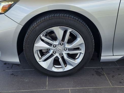 Used 2018 Honda Accord LX image 9