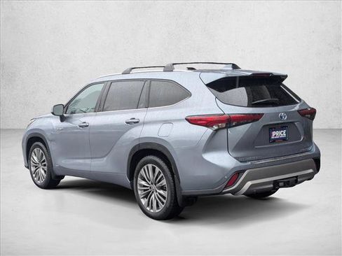 Used 2021 Toyota Highlander Platinum image 8