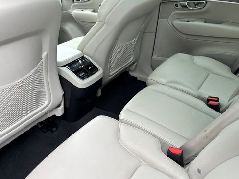 Used 2023 Volvo XC90 B6 Core w/ Climate Package image 12
