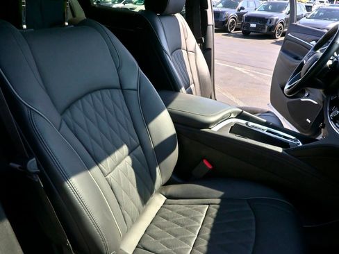 Used 2024 Buick Enclave Avenir w/ Avenir Technology Package image 26