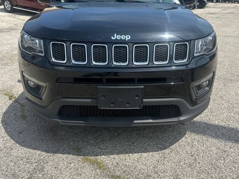 Used 2018 Jeep Compass Latitude w/ Popular Equipment Group FWD image 1
