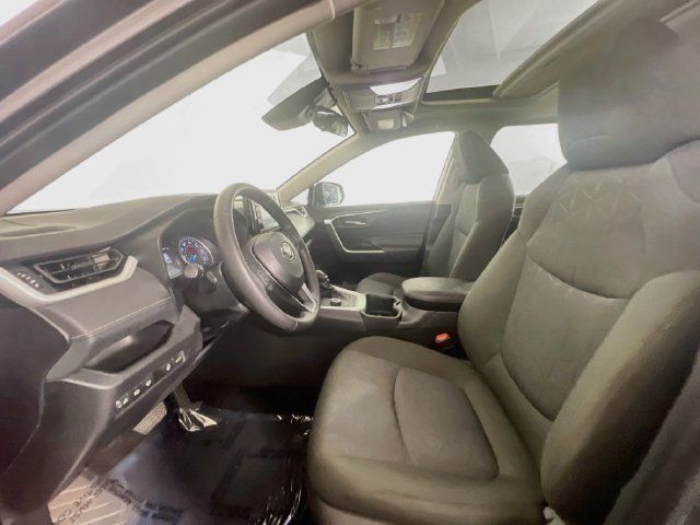 Used 2022 Toyota RAV4 XLE w/ Convenience Package AWD/4WD image 17