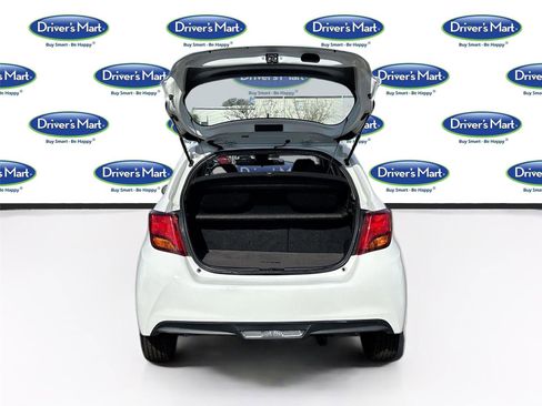 Used 2017 Toyota Yaris L image 24