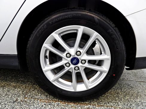 Used 2016 Ford Focus SE FWD image 19