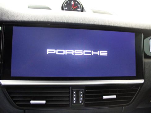 Used 2022 Porsche Cayenne Platinum Edition AWD/4WD image 14