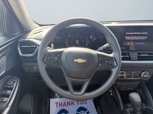 Used 2025 Chevrolet TrailBlazer LS w/ LS Convenience Package AWD/4WD image 12