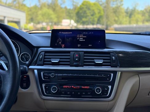 Used 2014 BMW 328i xDrive Wagon AWD/4WD image 27