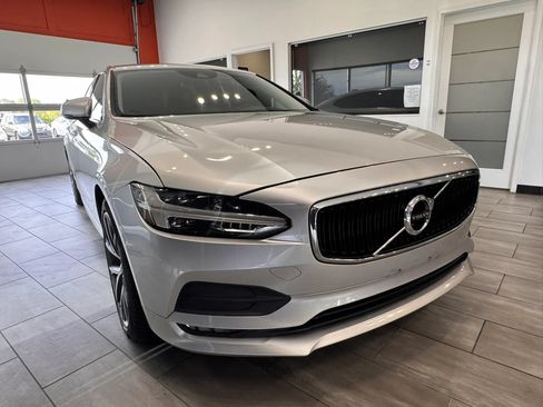 Used 2019 Volvo S90 T5 Momentum FWD image 1
