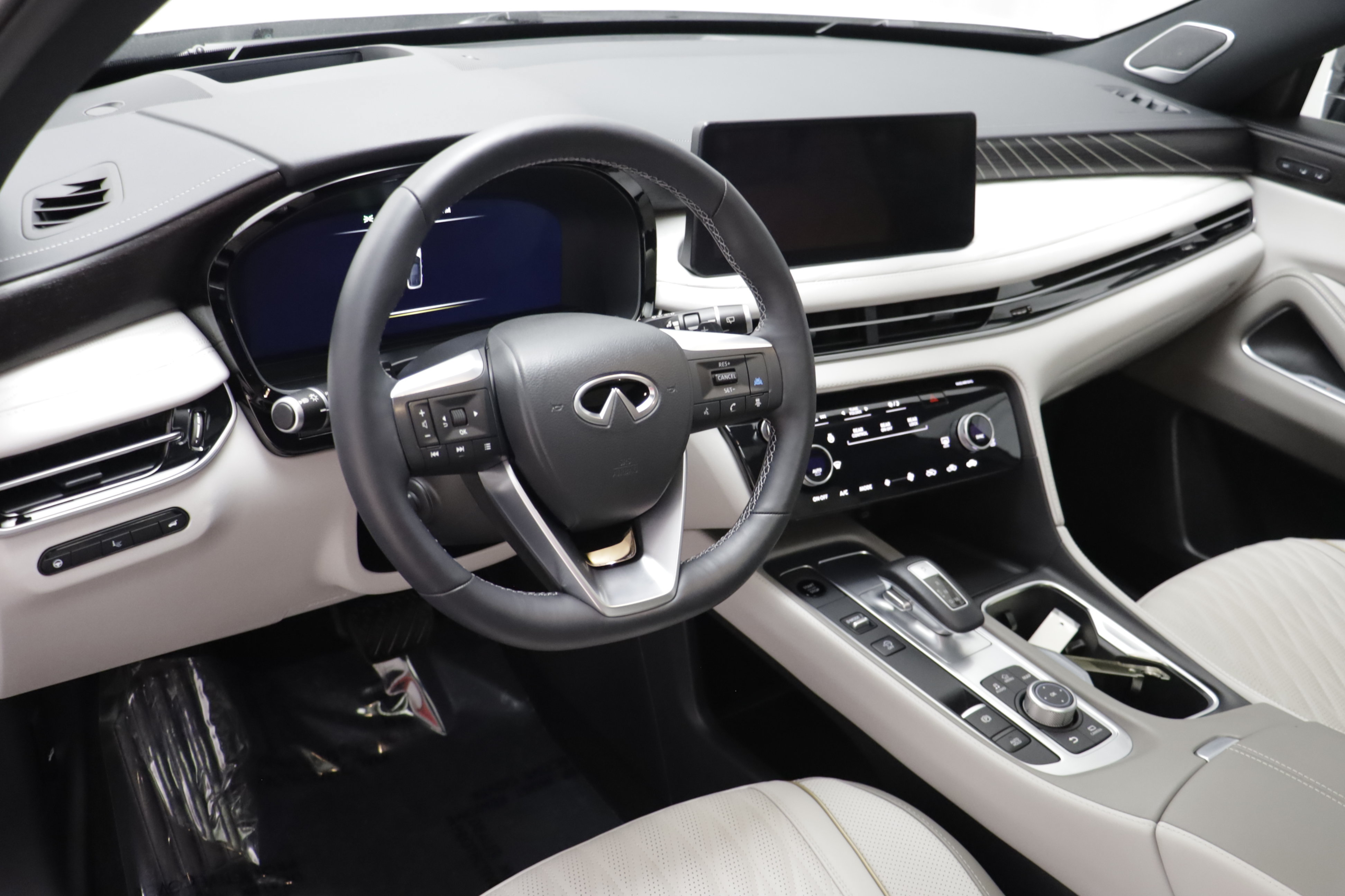 Used 2026 INFINITI QX60 Autograph w/ Dark Cargo Package AWD/4WD image 6