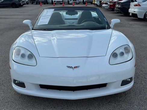 Used 2007 Chevrolet Corvette Convertible RWD image 2
