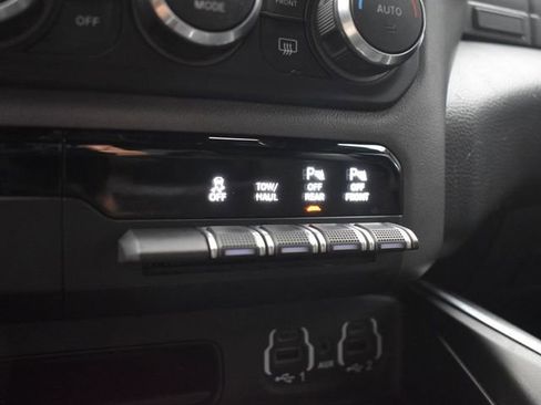 Used 2021 RAM 1500 Big Horn image 29
