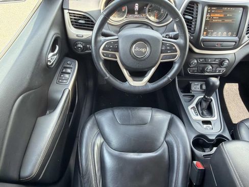 Used 2017 Jeep Cherokee Limited FWD image 14