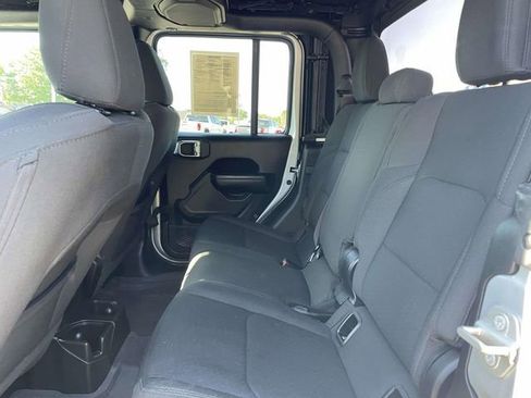 Used 2023 Jeep Gladiator Sport AWD/4WD image 10