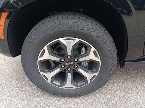New 2026 GMC Yukon AT4 Ultimate w/ LPO, Floor Liner Package AWD/4WD image 5