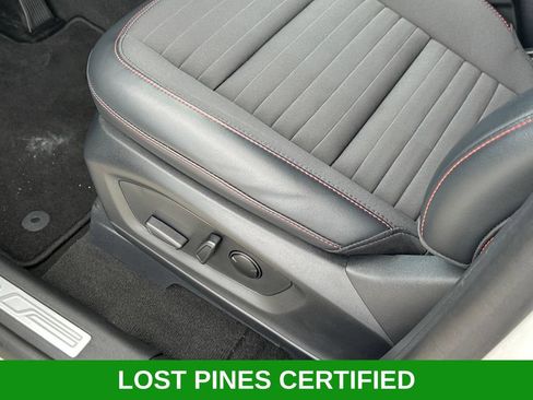 Used 2025 Ford Explorer ST-Line w/ Premium Package RWD image 17
