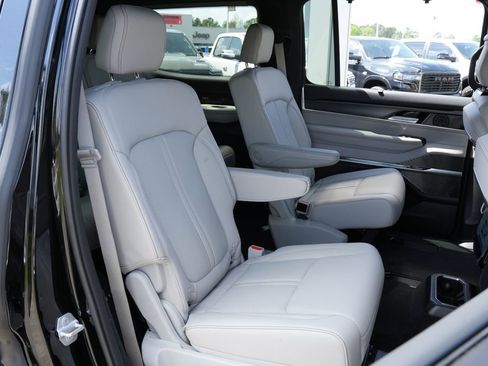 New 2026 Jeep Grand Wagoneer Summit AWD/4WD image 22