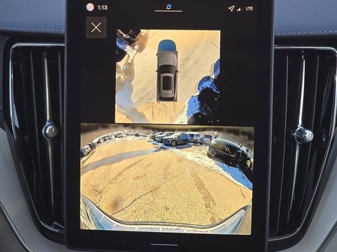 New 2026 Volvo XC60 B5 Ultra w/ Climate Package image 17