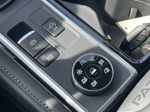 New 2026 Nissan Pathfinder SL AWD/4WD image 15