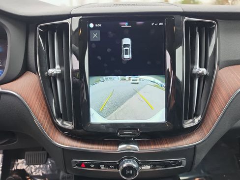 Used 2023 Volvo XC60 B5 Plus w/ Climate Package image 18