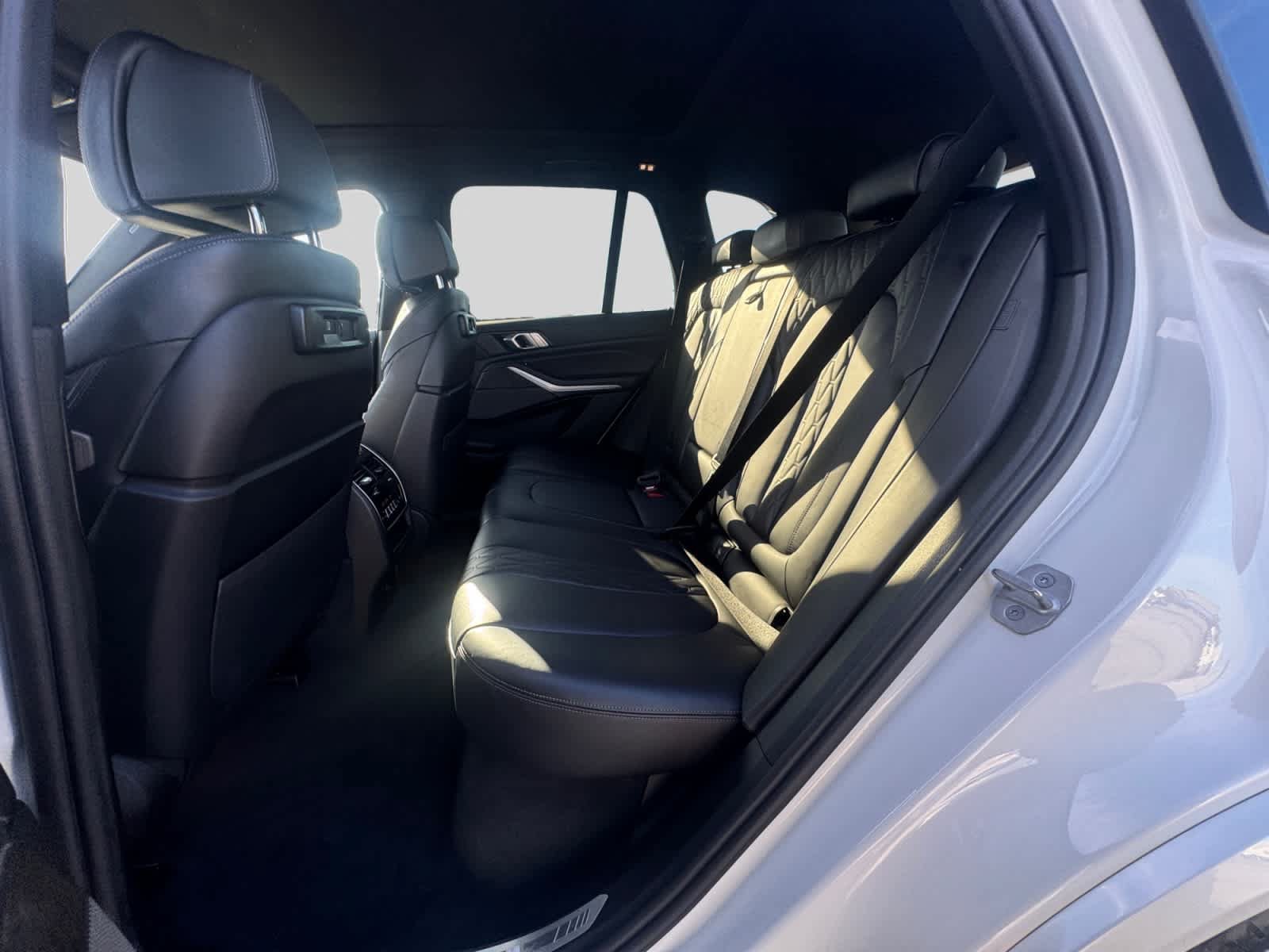 Used 2021 BMW X5 M50i AWD/4WD image 17