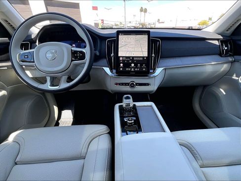 New 2026 Volvo XC90 T8 Ultra w/ Protection Package Premier AWD/4WD image 7