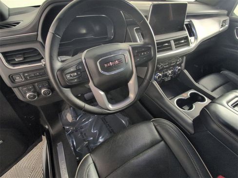 Certified 2024 GMC Yukon XL SLT image 9