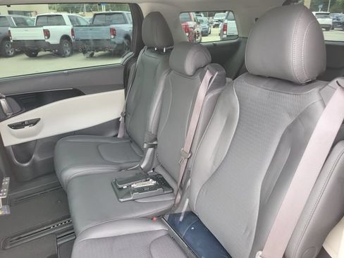 Used 2024 Kia Carnival SX Prestige FWD image 23
